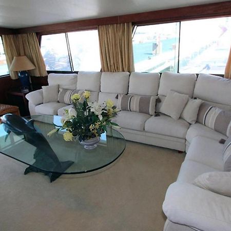 Hotel Yacht Our Alissa Sant Adrià de Besòs Extérieur photo
